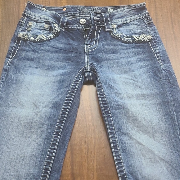 Miss Me Capris 26 - Picture 2 of 3